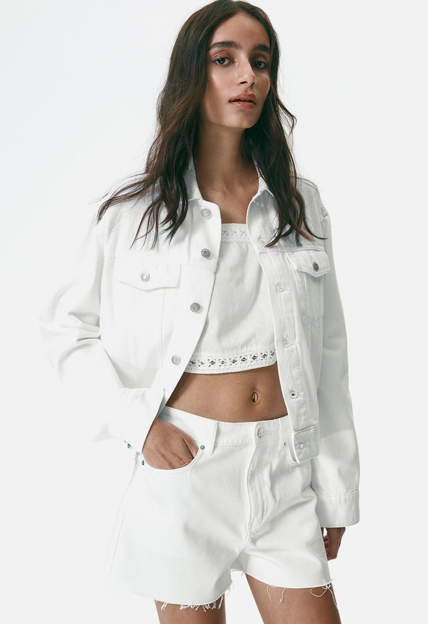 H&M - Raw-edge denim shorts - cream