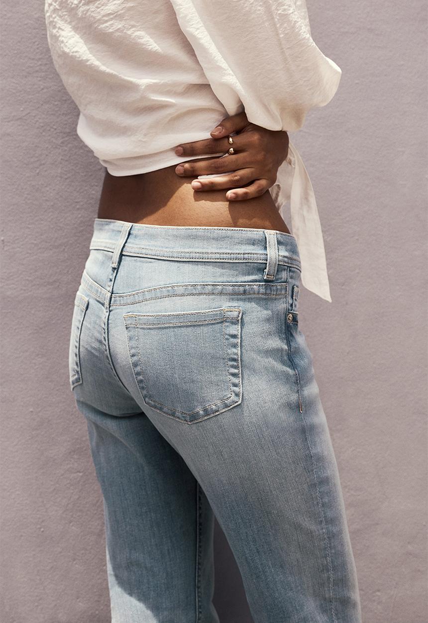 H&M - Flared leg ultra low waist jeans - light denim blue