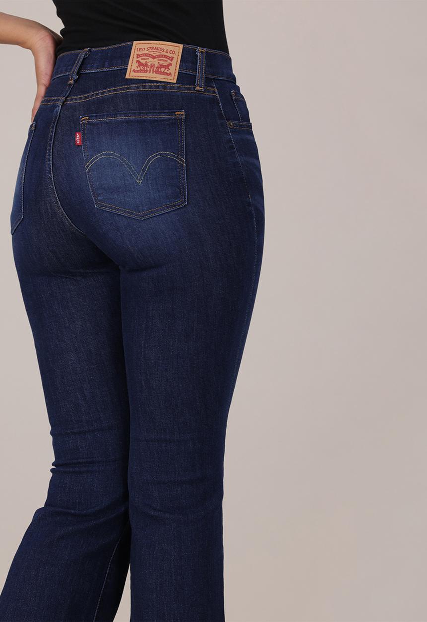 Levi’s® - Curvy Flare Jeans - News