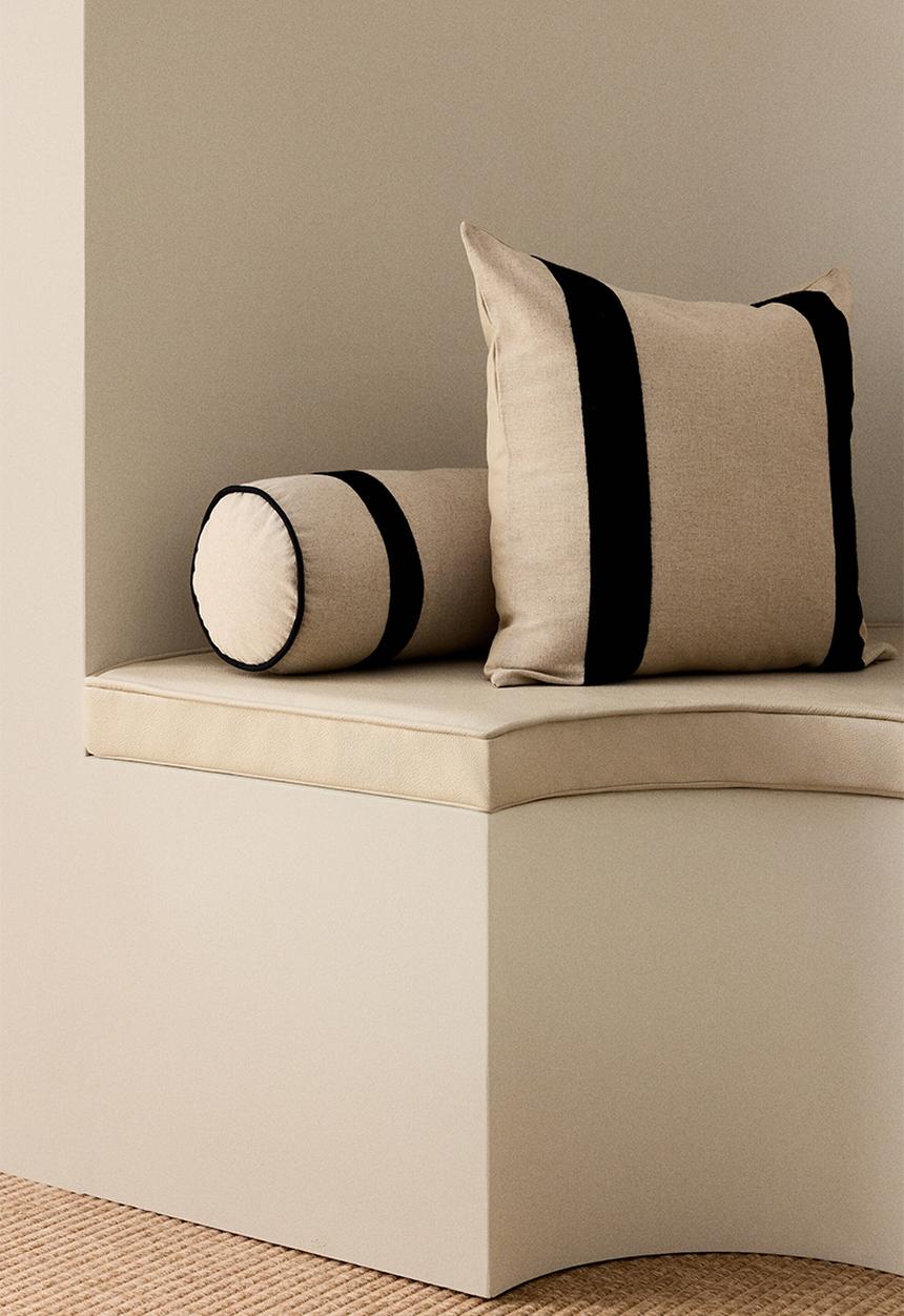H&M - Linen-blend bolster - light beige/black