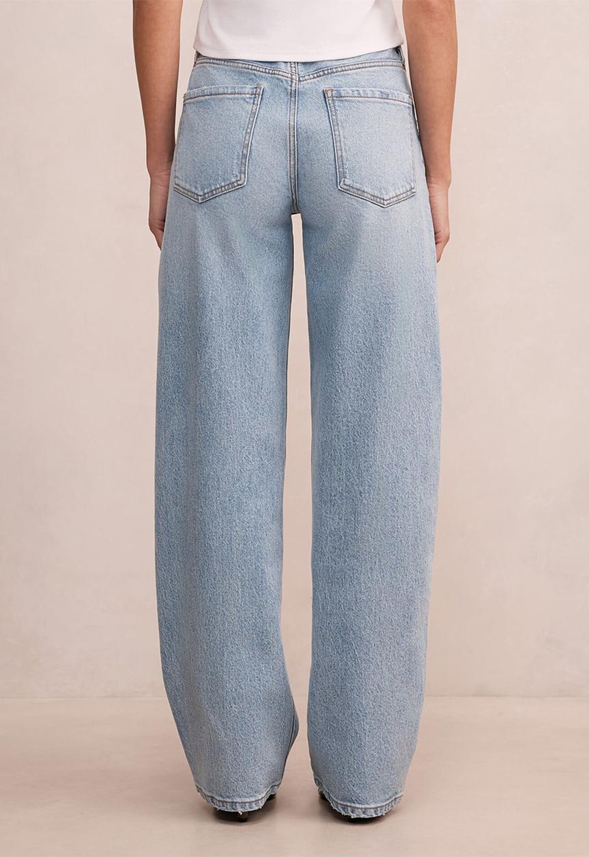 Forever New - Emma mid-rise barrel jeans - light wash