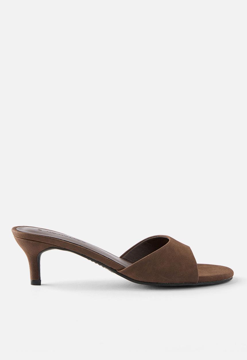 Cotton On - Stevie peep toe kitten heel - choc faux suede