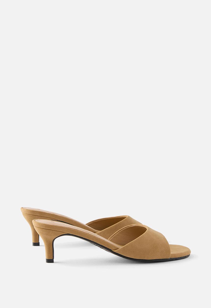 Cotton On - Stevie peep toe kitten heel - camel faux suede