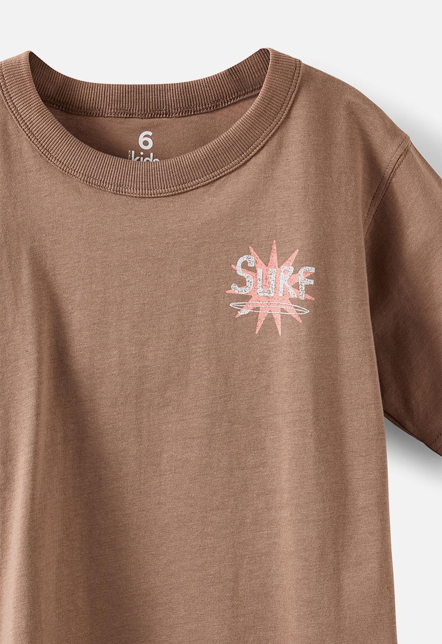 Cotton On - Essentials Graphic Short Sleeve Tee - Cookie Crumble/Surf Comp