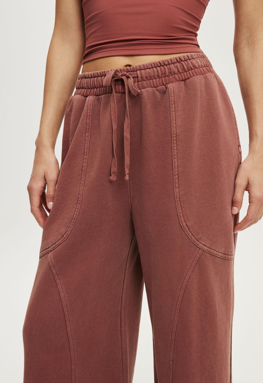 Cotton On - Active Fleece Utility Sweatpant - Washed Emberdust
