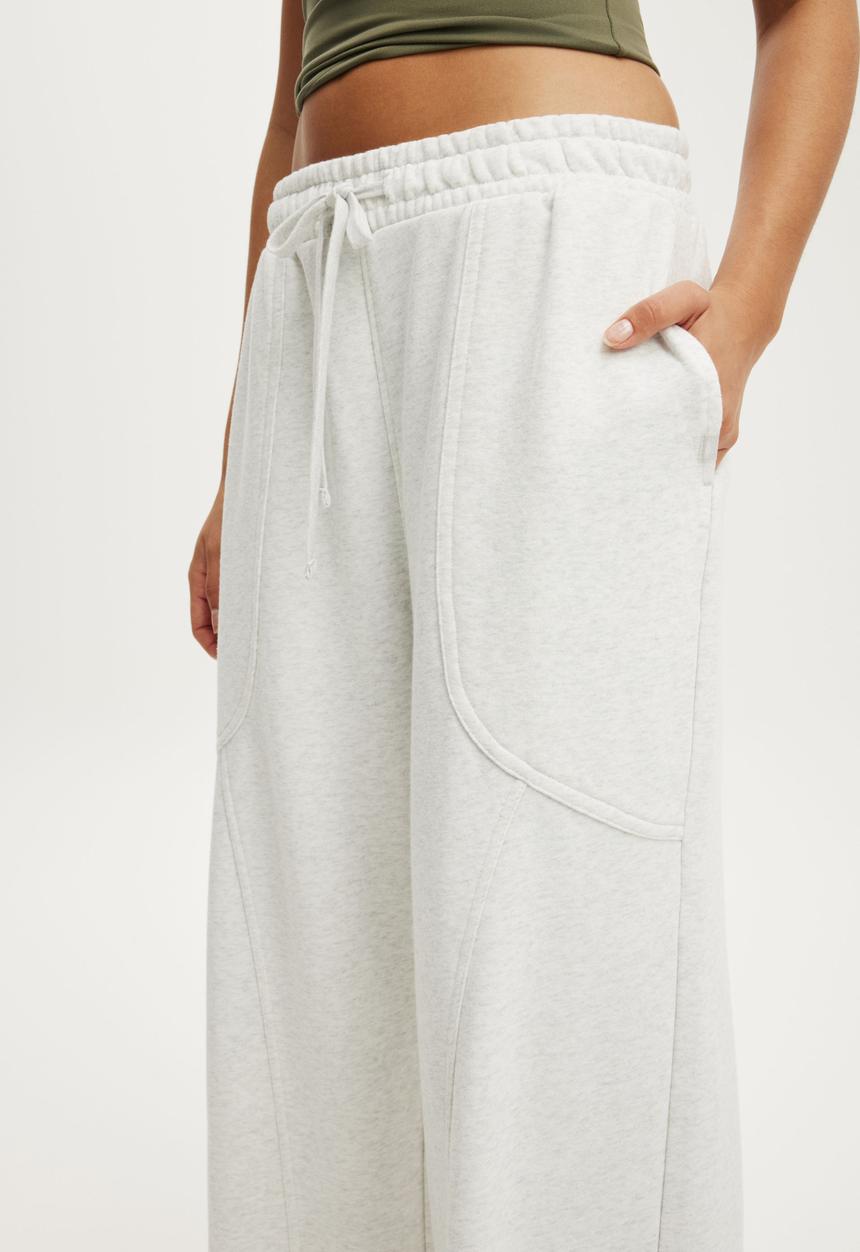 Cotton On - Active Fleece Utility Sweatpant - Light Grey Marle