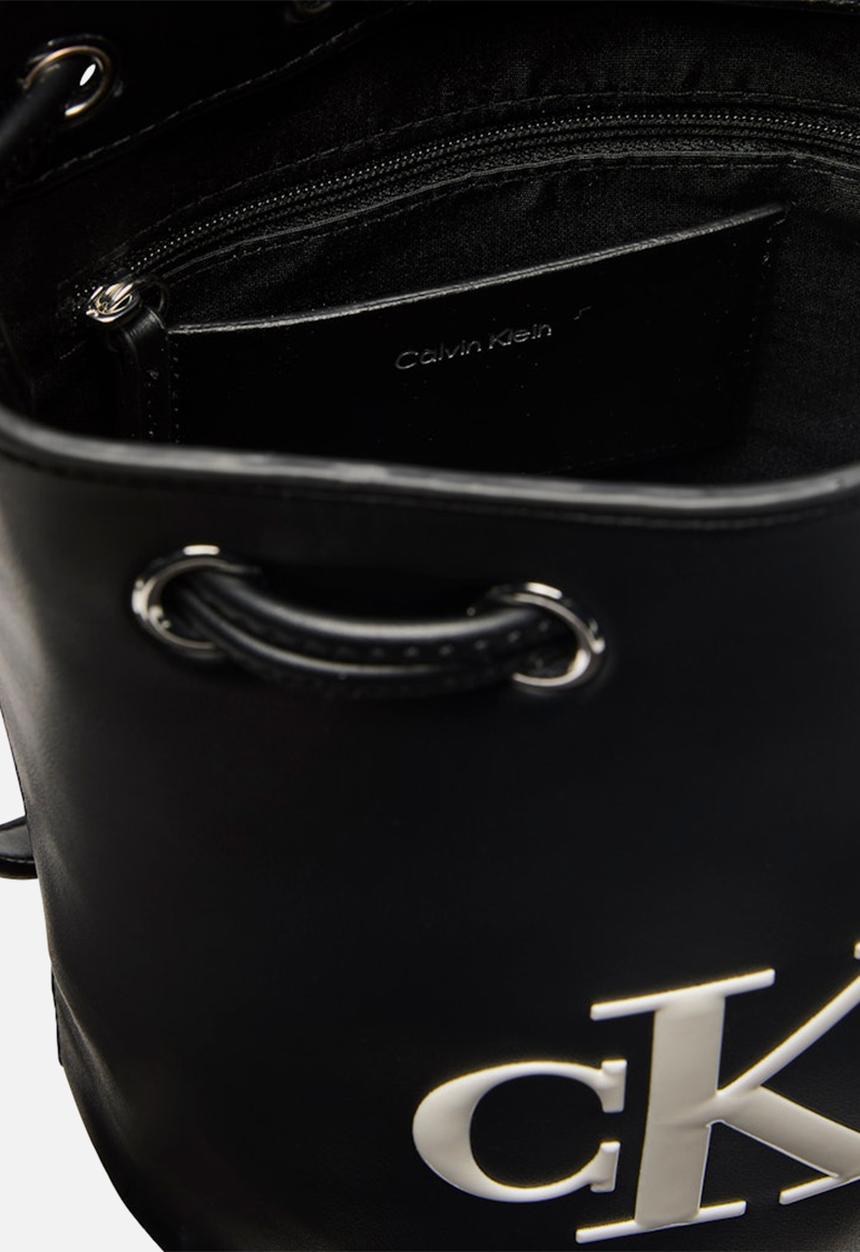 Calvin Klein - Bold Ck Small Bucket Bag -Black/White