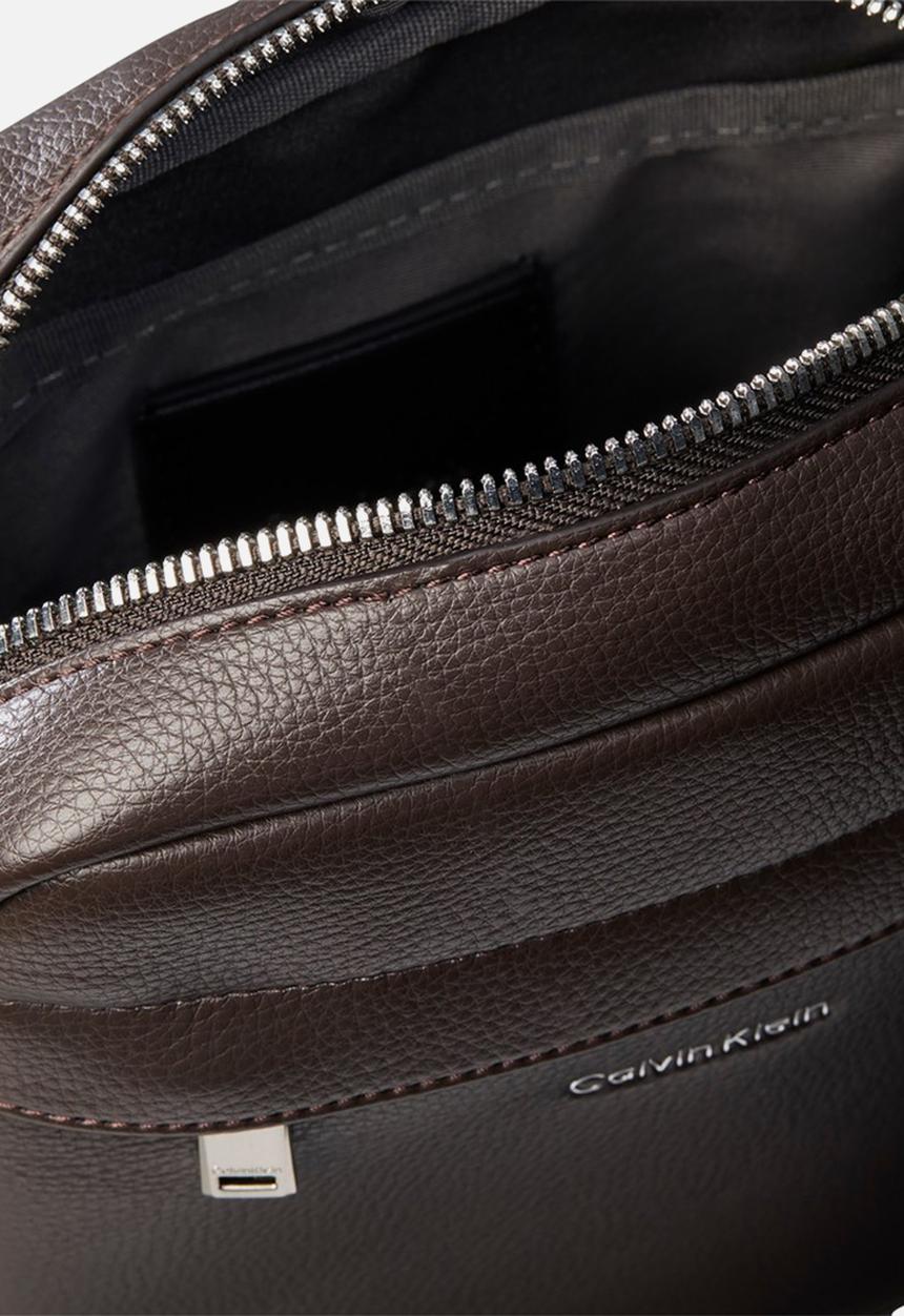 Calvin Klein - Raised Reporter - Brown