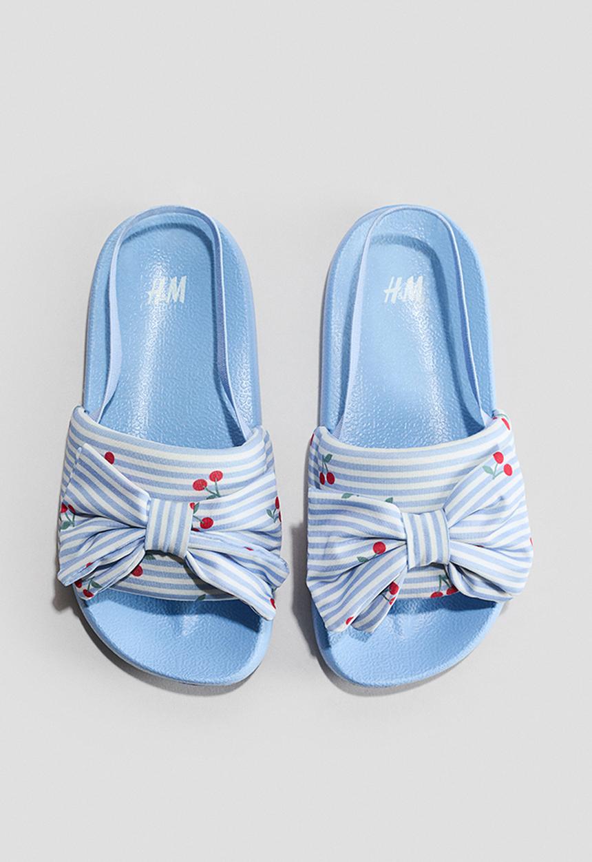 H&M - Pool slides - light blue/cherries
