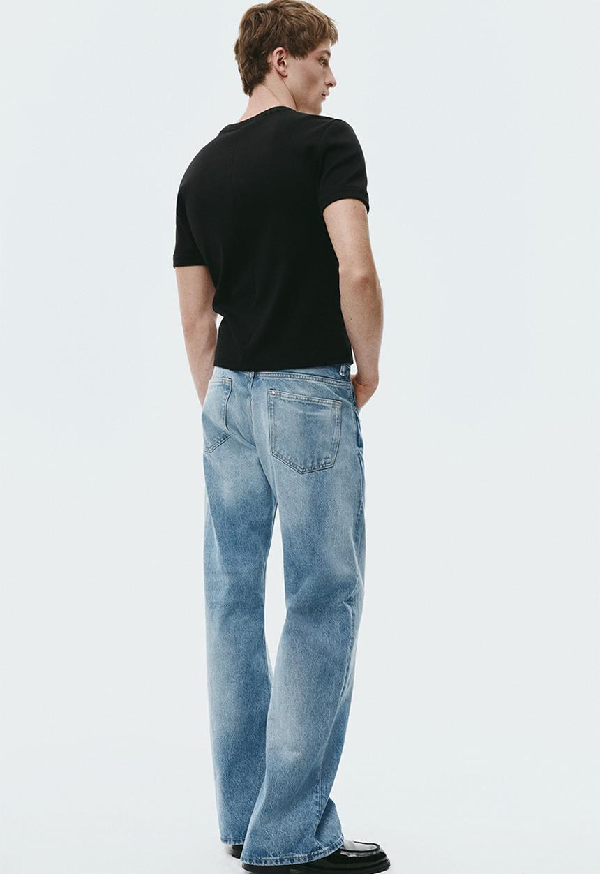 H&M - Relaxed bootcut jeans - light denim blue