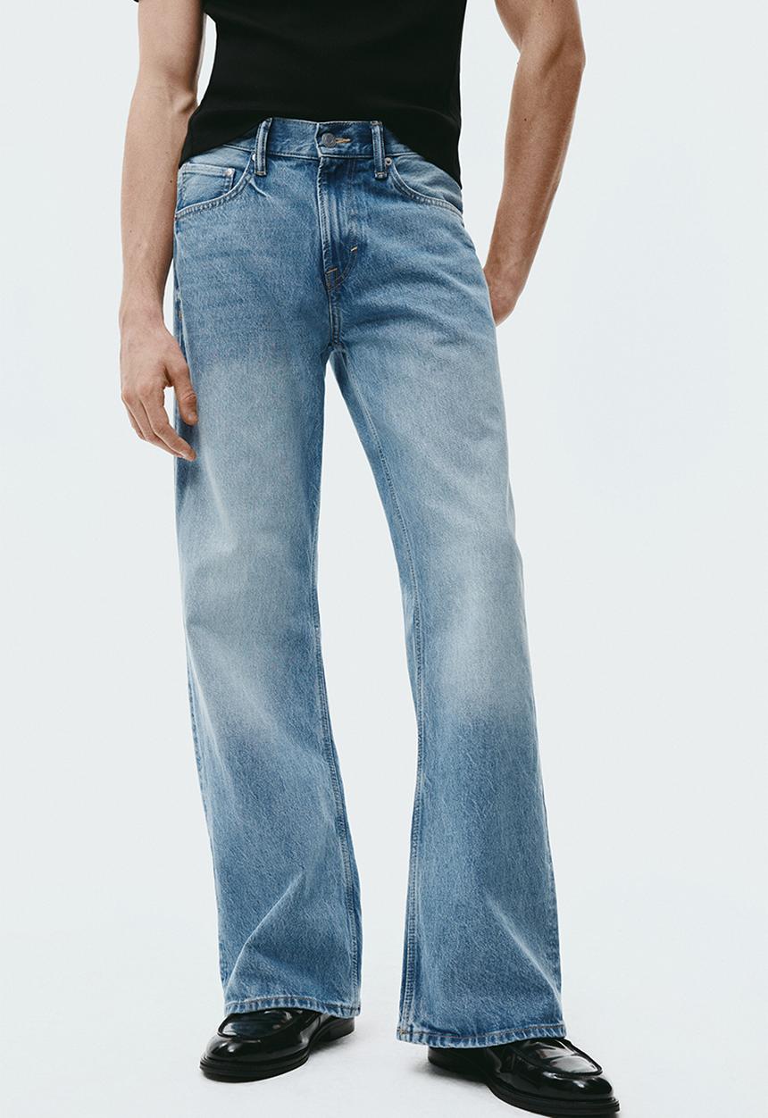 H&M - Relaxed bootcut jeans - light denim blue