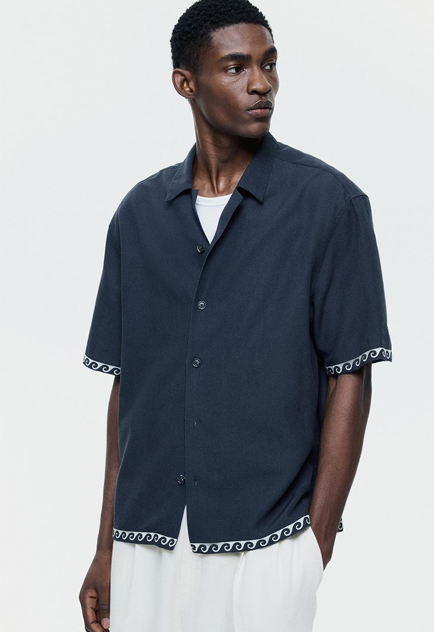 H&M - Relaxed fit cotton resort shirt - black/waves