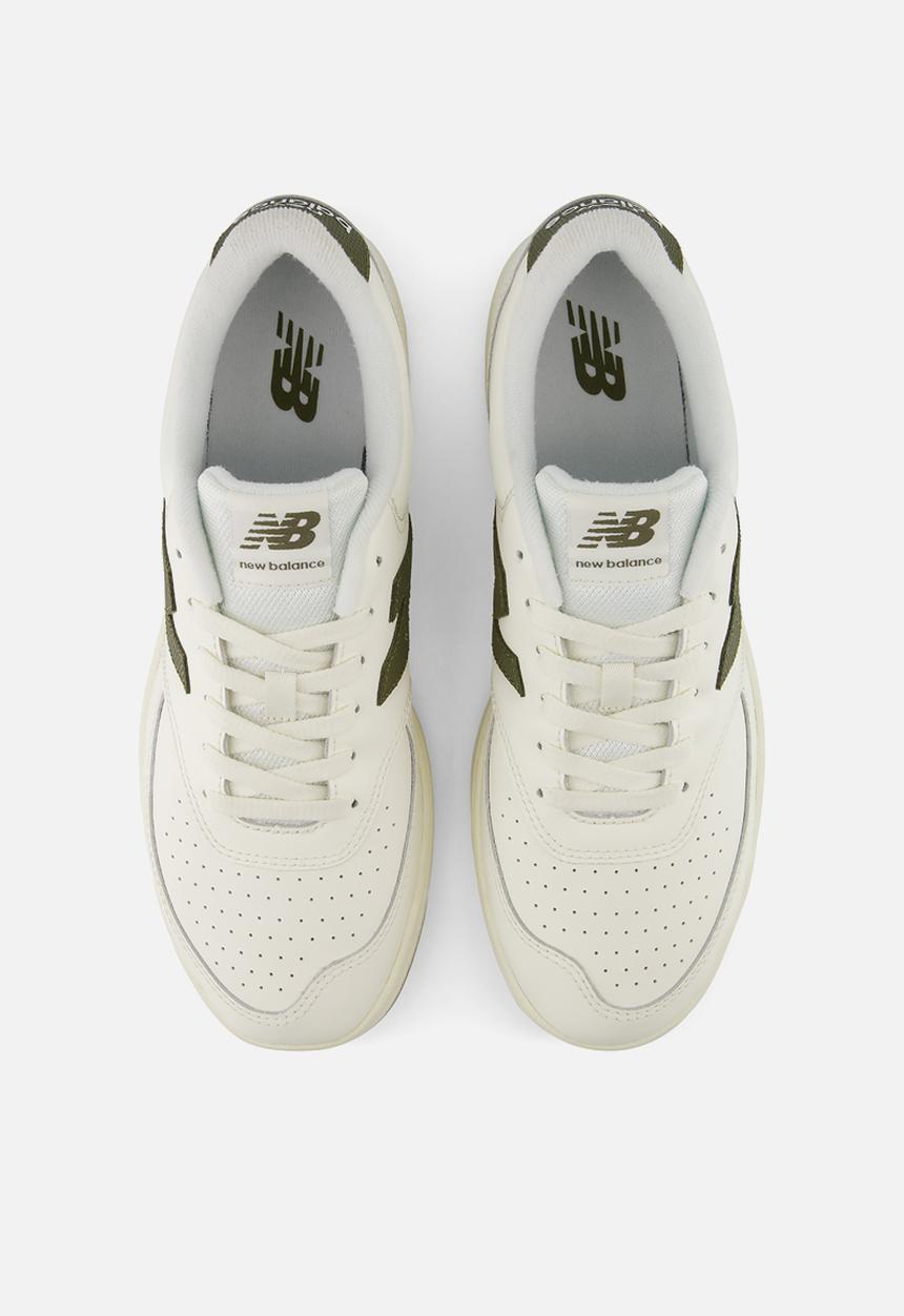 New Balance  - BB80