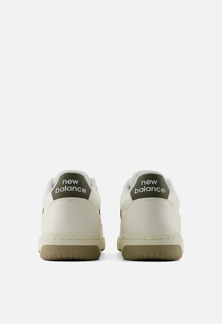 New Balance  - BB80