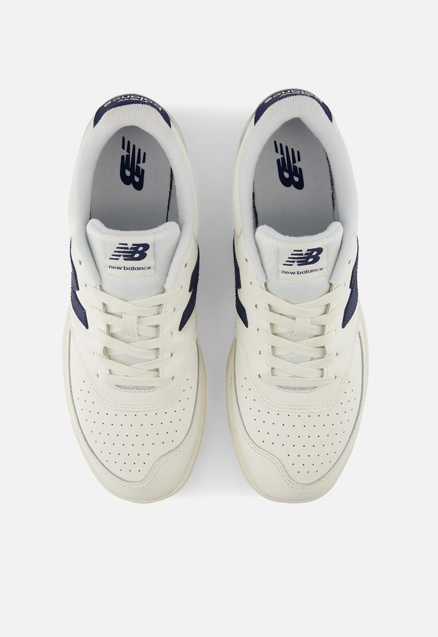 New Balance  - BB80
