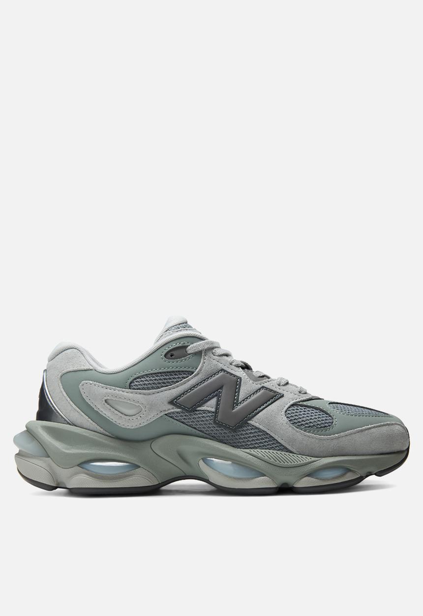 New Balance  - 983