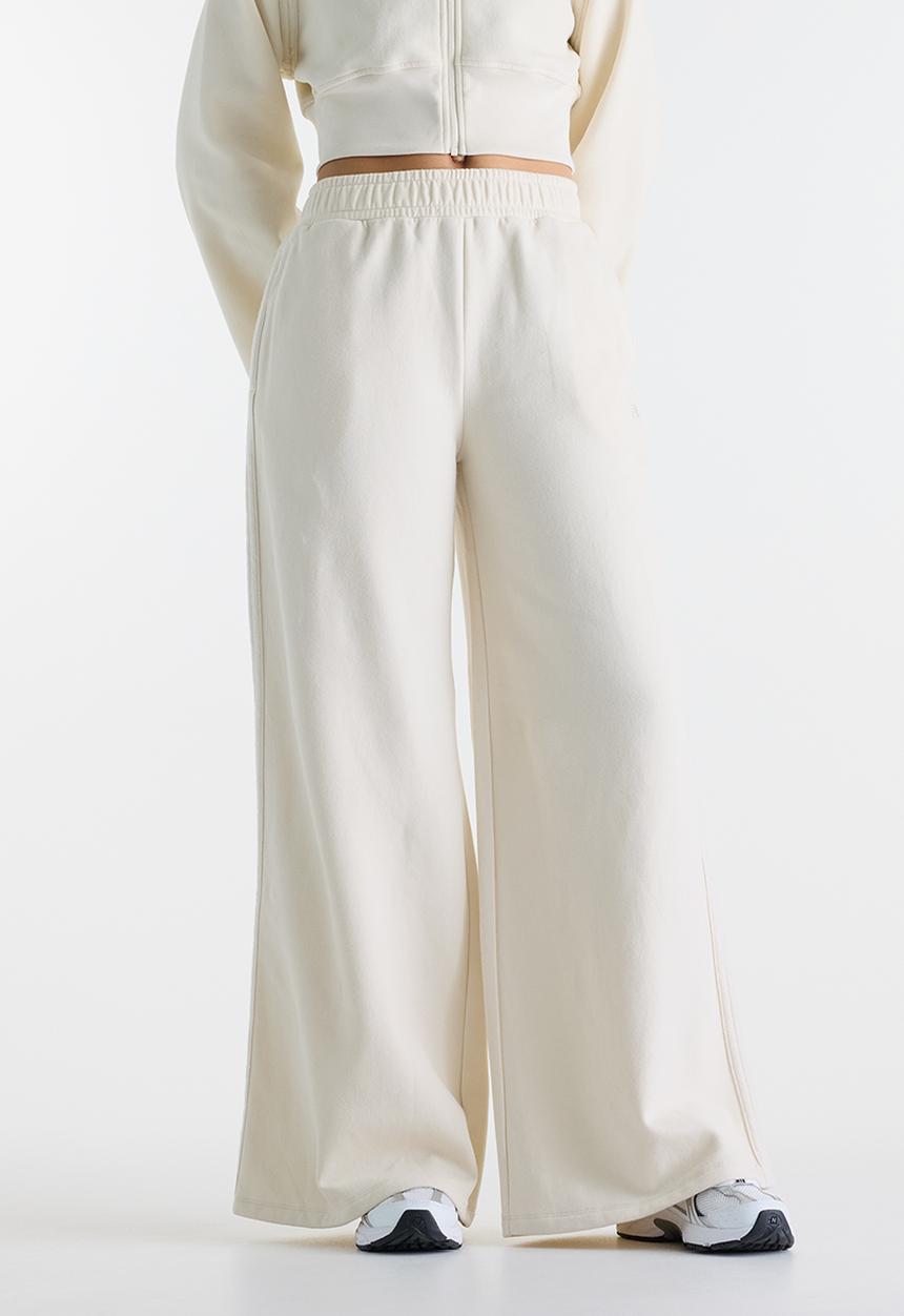 New Balance  - New Balance Brushed Coastal Fleece Pant  - Linen