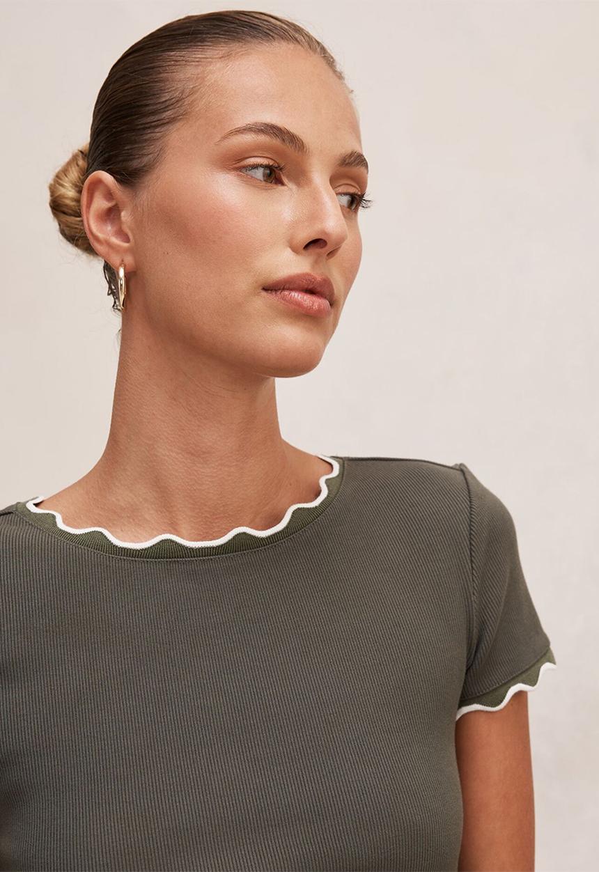 Forever New - Rebecca scallop trim T-shirt in thyme/porcelain