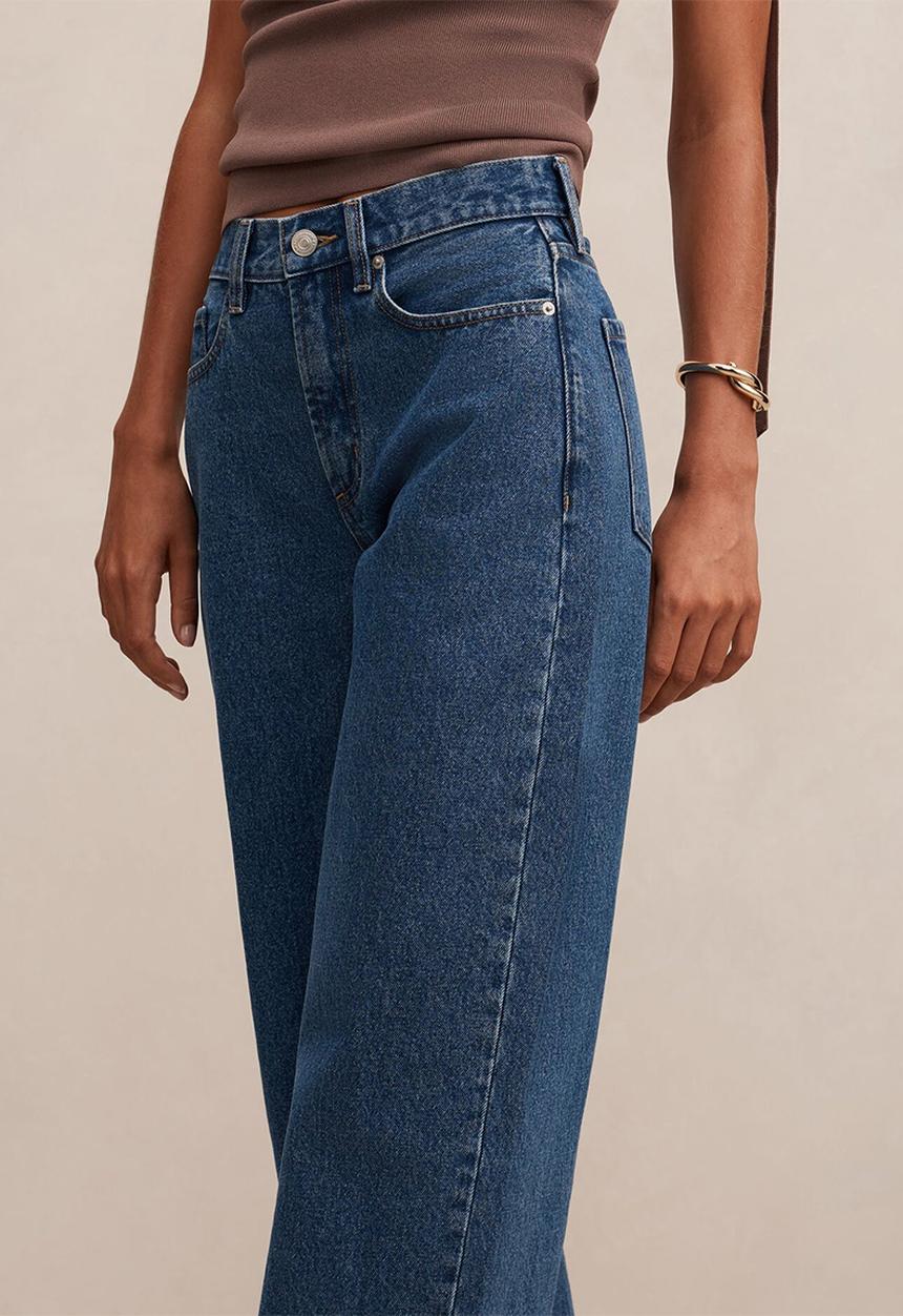 Forever New - Emma Mid-Rise Barrel Jeans in Mid Wash