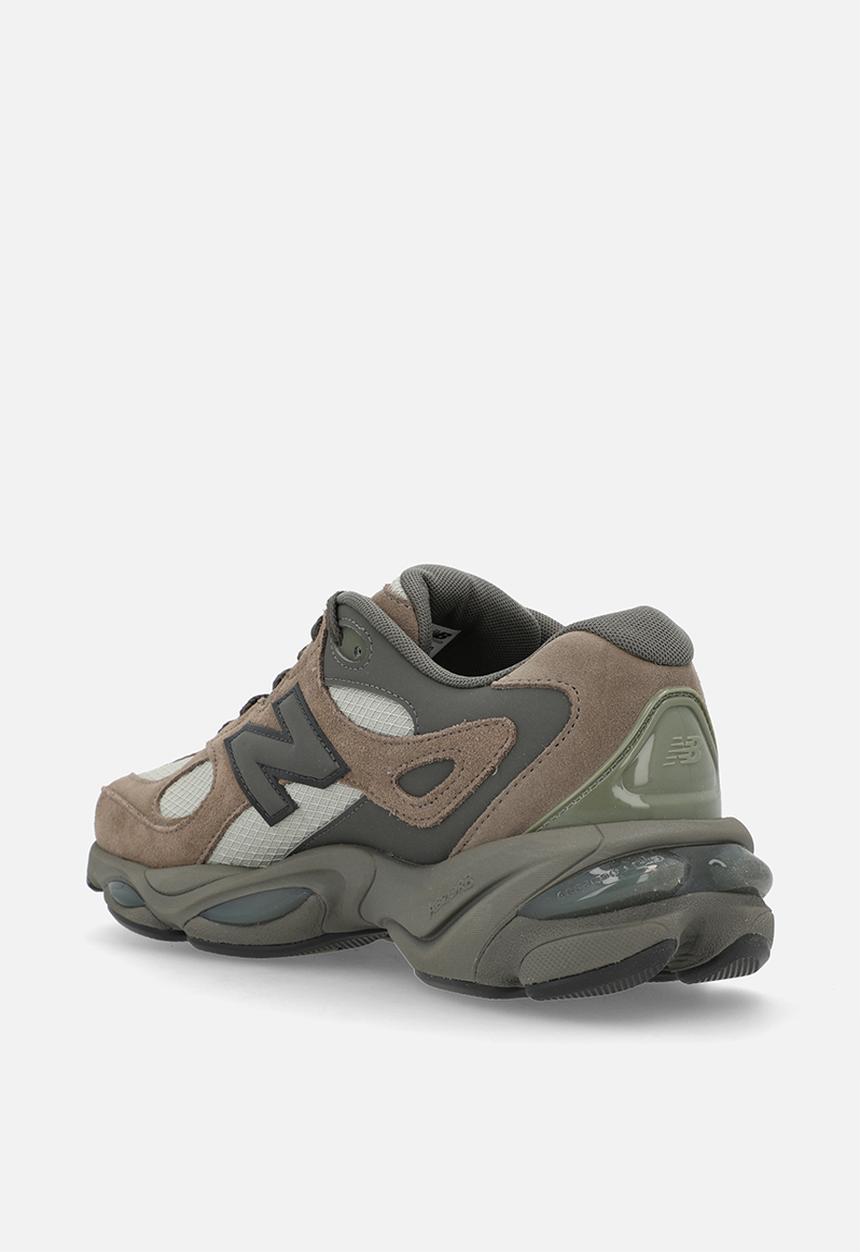 New Balance  - 983