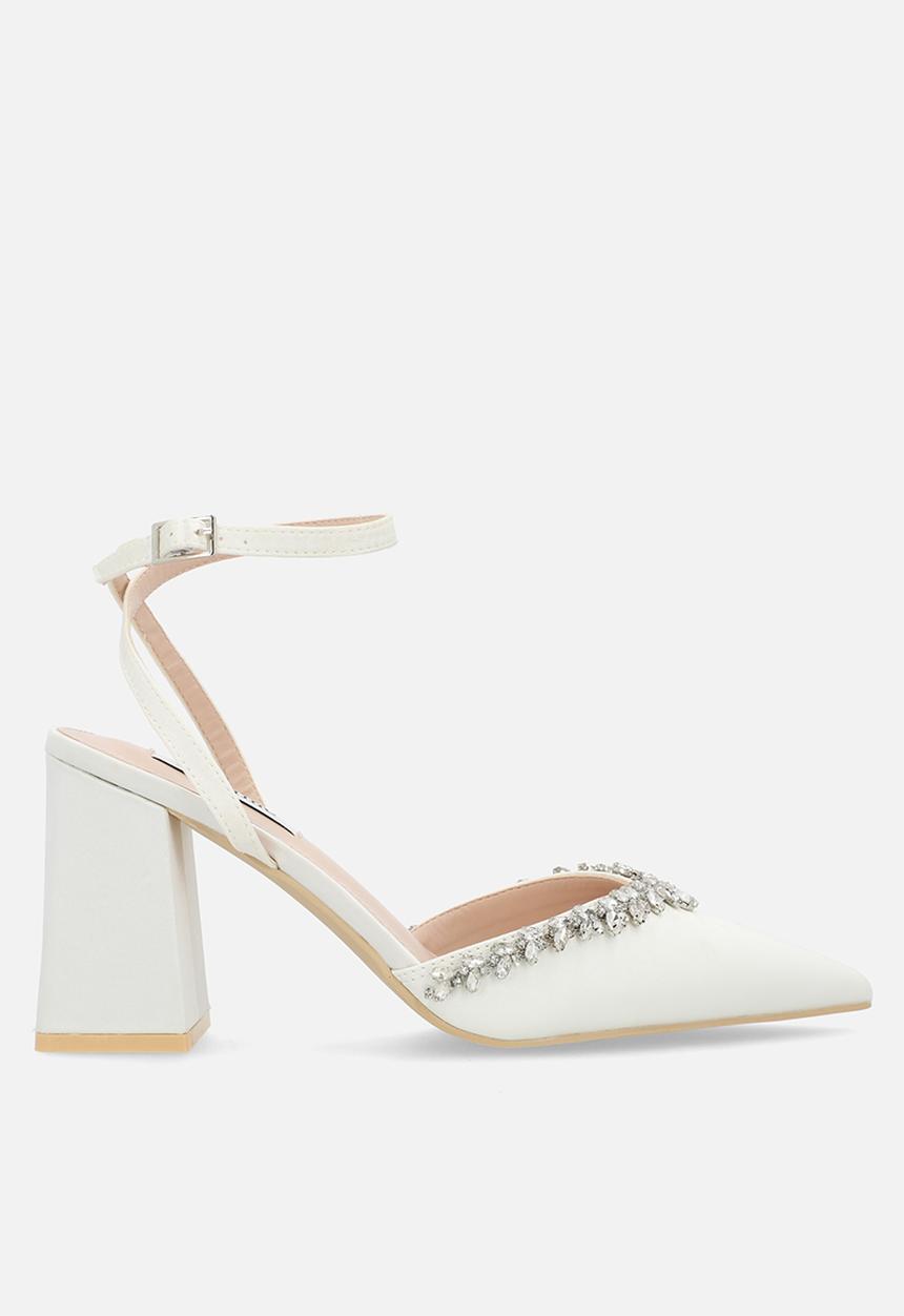 Be Mine - Ribinaa ankle strap block heel - ivory satin