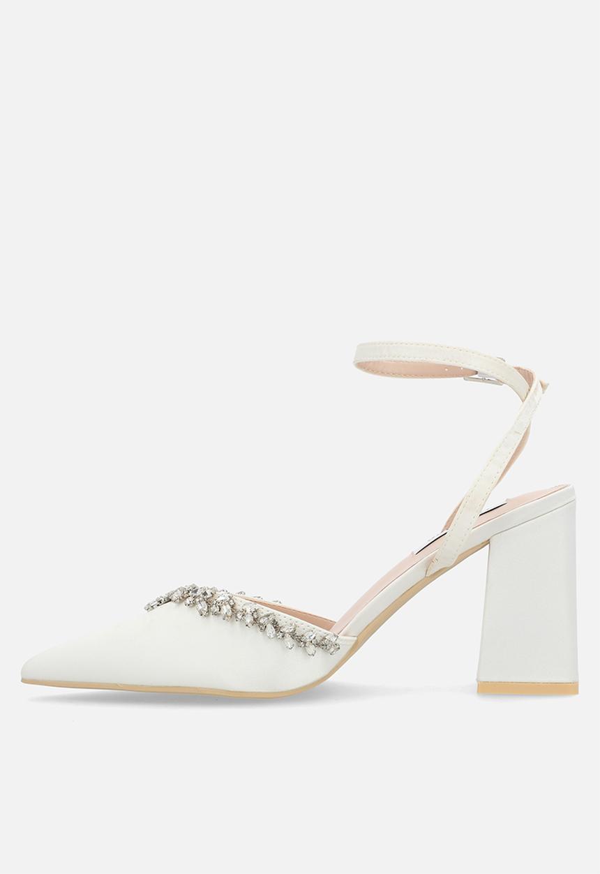 Be Mine - Ribinaa ankle strap block heel - ivory satin