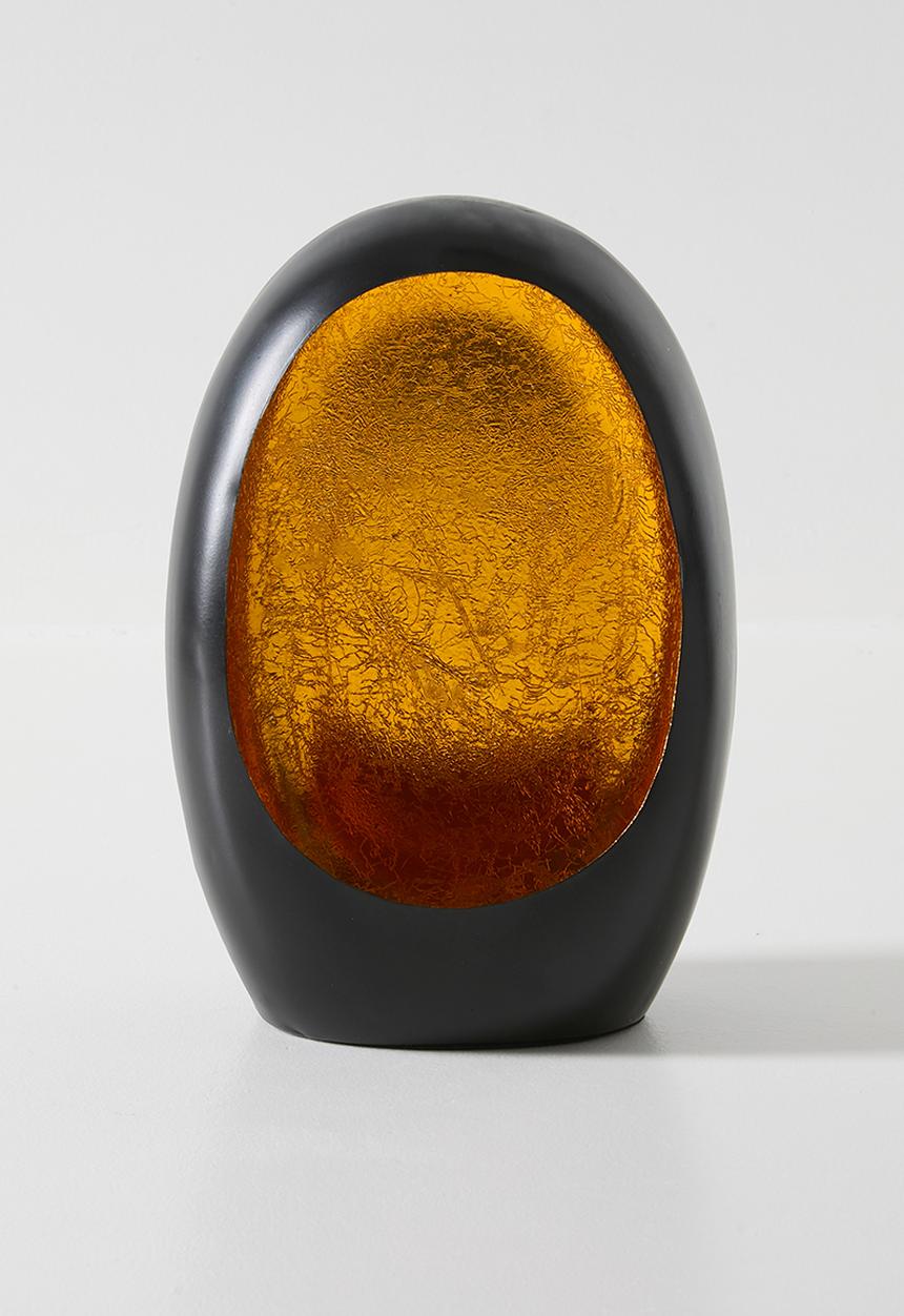 H&S - Gold Hammered Candle Holder - black & gold