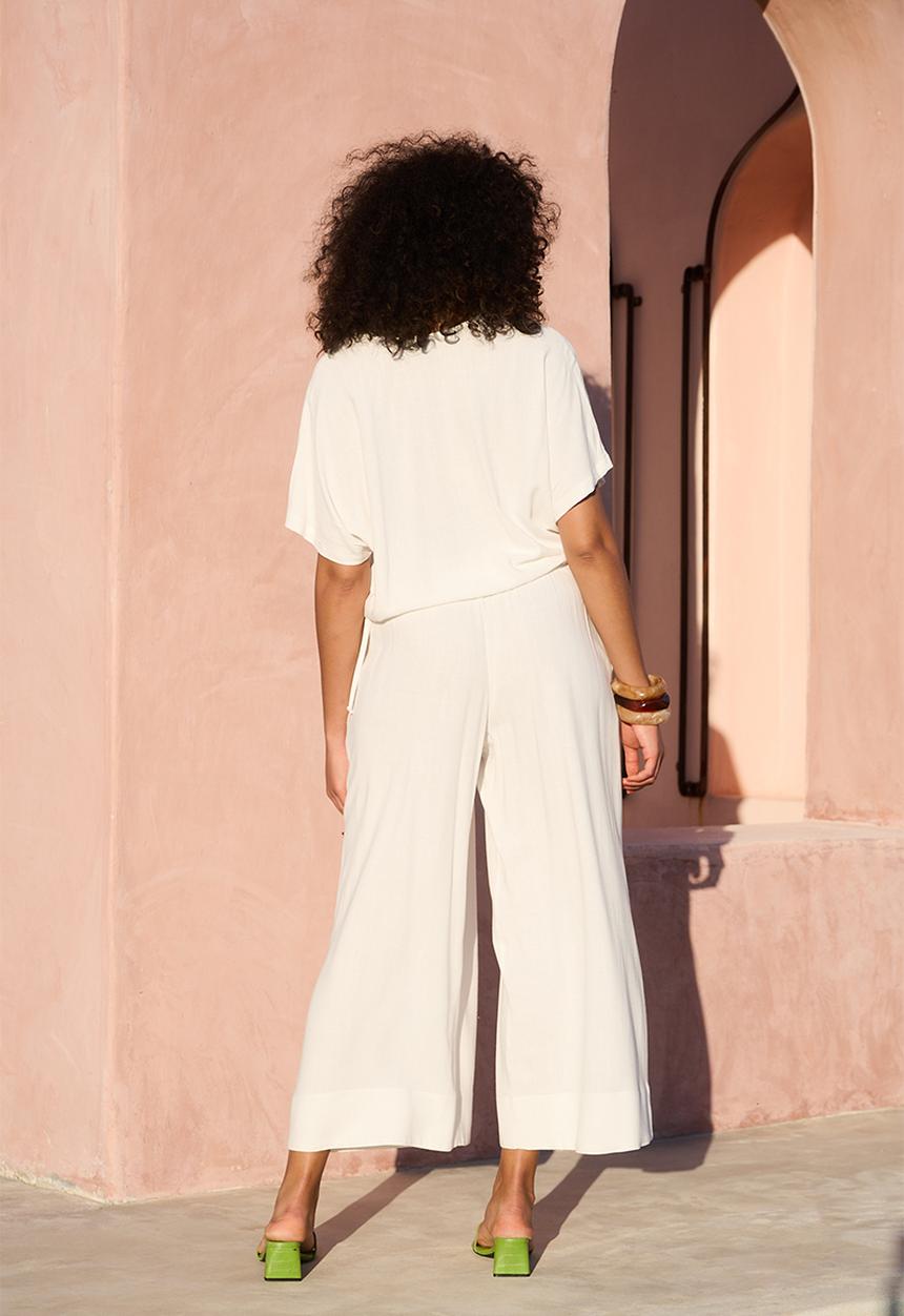 Me&B - Perspex Button Detail Dolman Sleeve Top - Milk