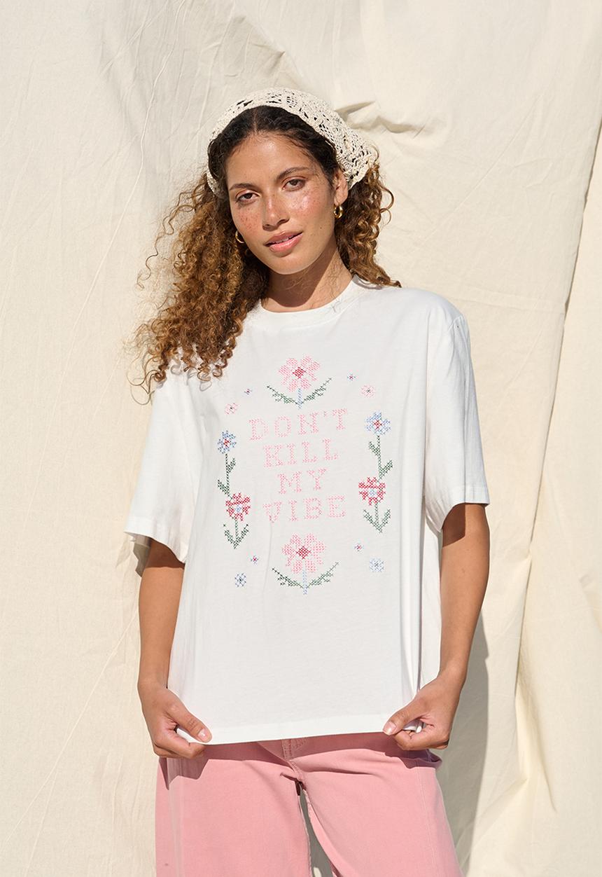 Me&B - Cross Stitch Embroidery 'Killmyvibe' Statement Tee - White