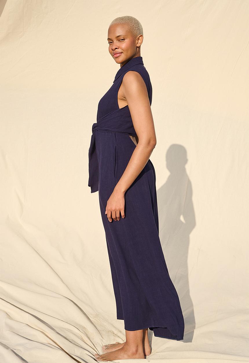 Me&B - Sleeveless Front Tie Back Peekout Dress - Ink