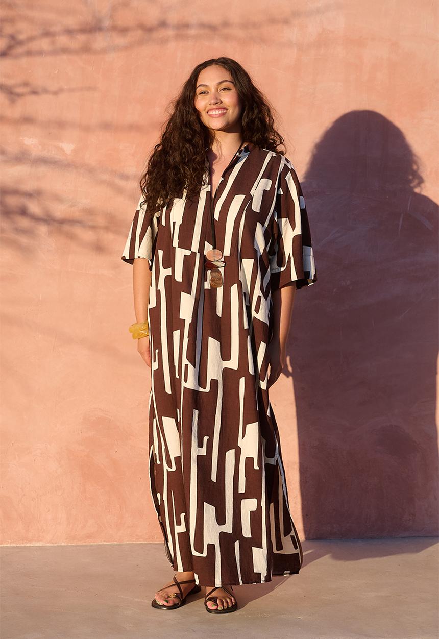 Me&B - Bib Front Tunic Maxi Dress - Choc/Bananaprint