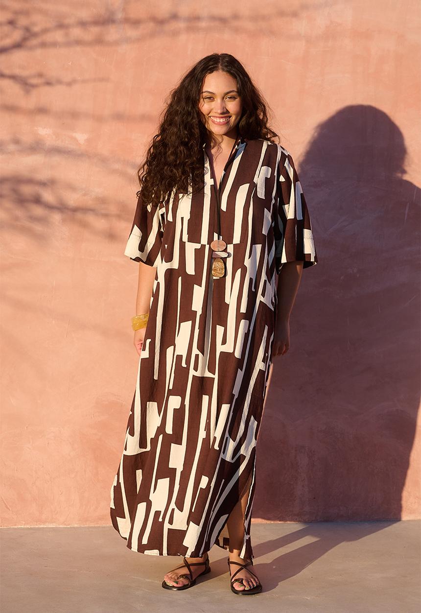 Me&B - Bib Front Tunic Maxi Dress - Choc/Bananaprint