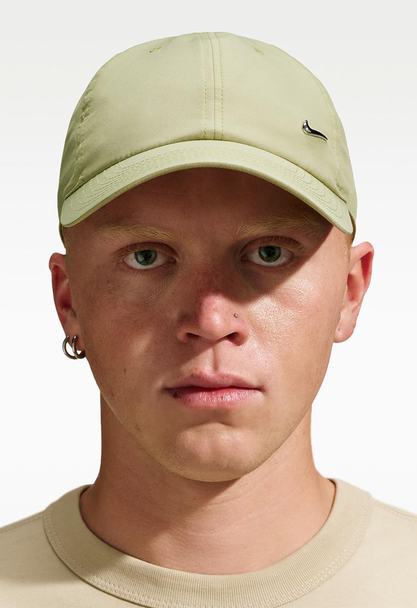 Nike - Nike Dri-FIT Club - Unstructured Metal Swoosh Cap - Green
