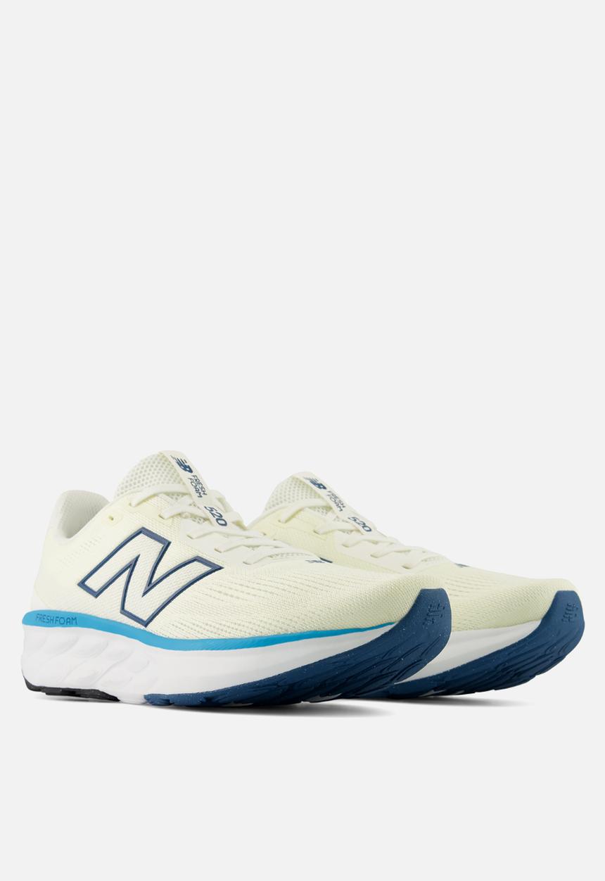 New Balance  - Fresh Foam 520 v9 - white
