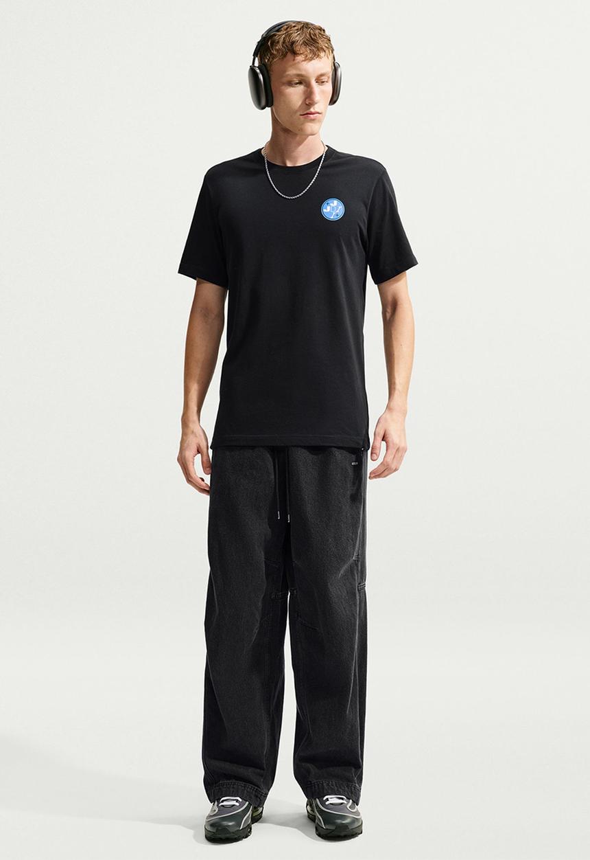 Nike - NSW Sports Wear back print Tee - Black