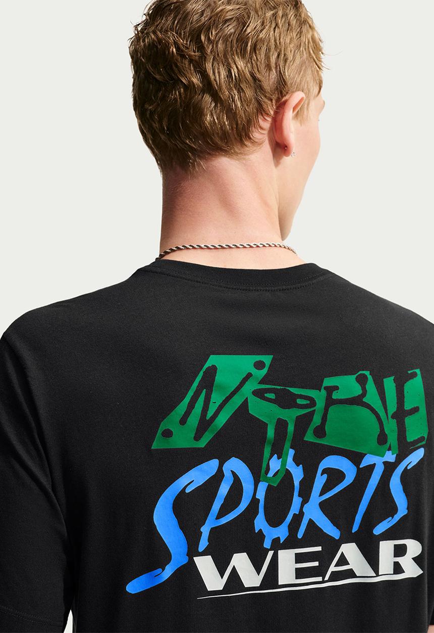Nike - NSW Sports Wear back print Tee - Black