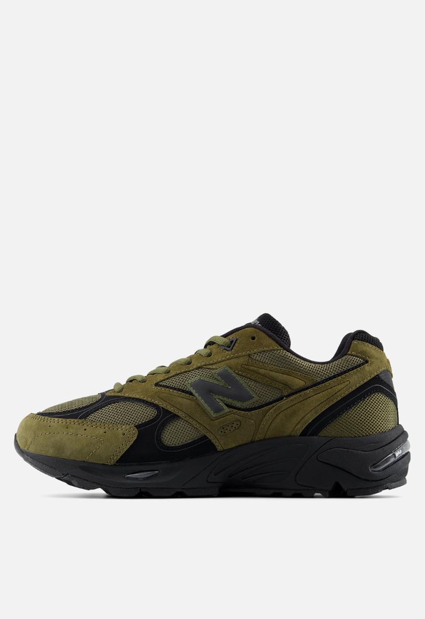 New Balance  - 880R
