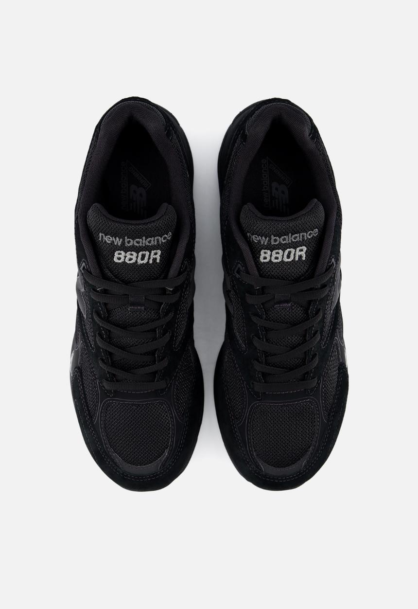 New Balance  - 880R