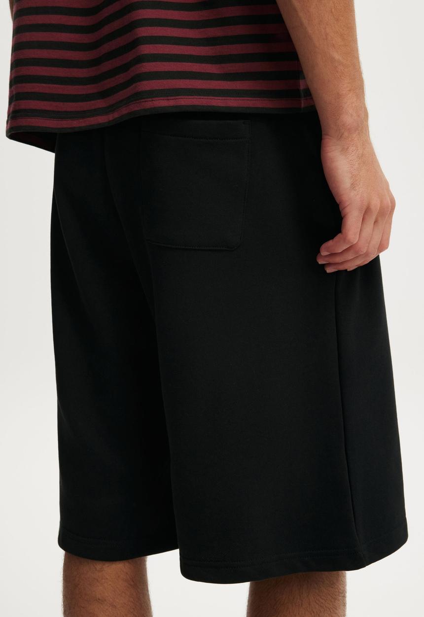 Cotton On - Super Baggy Fleece Short - Black