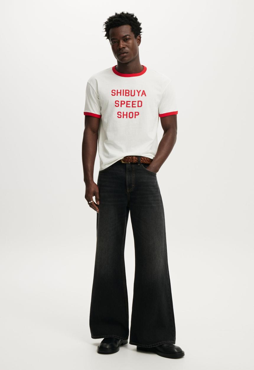 Cotton On - Fitted Graphic T-shirt - Vintage White/Shibuya