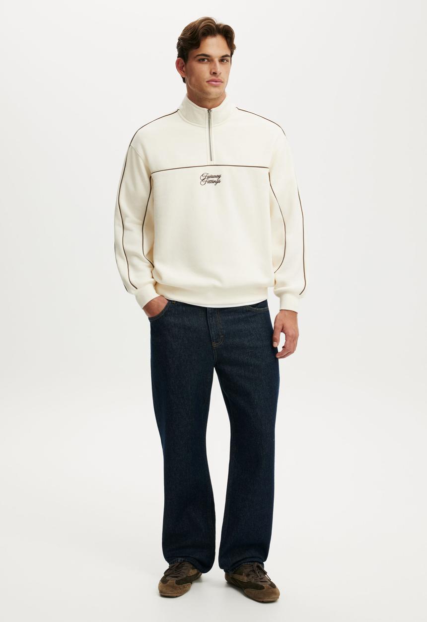 Cotton On - 1/4 Zip Graphic Fleece - Chalk White/Fairway Fittings