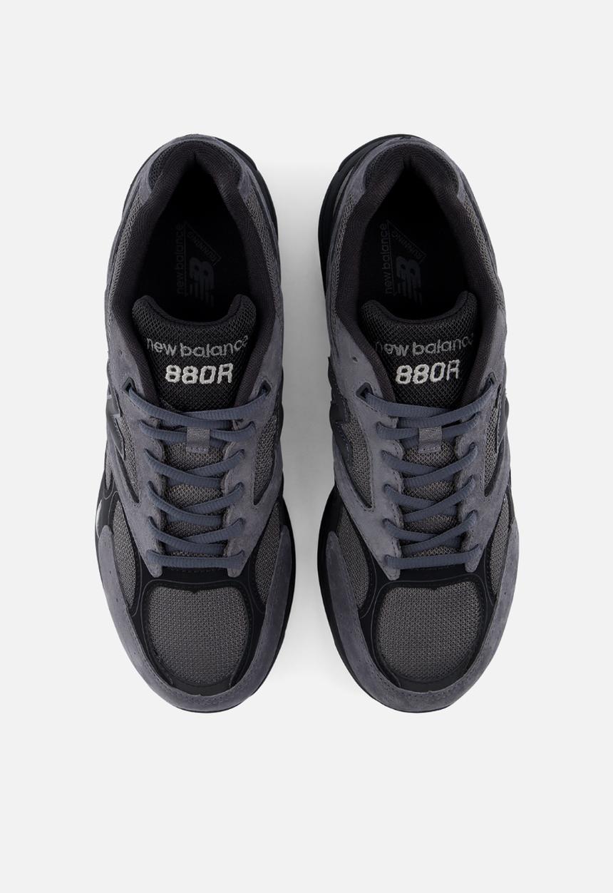 New Balance  - 880R - grey