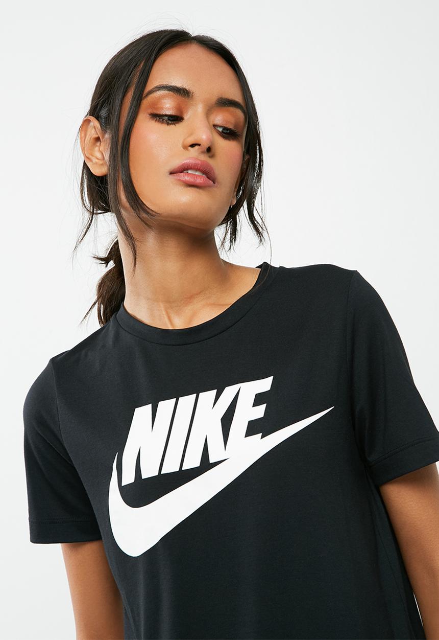Nike - Essential tee