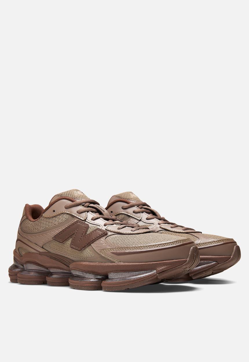 New Balance  - 2000L - brown