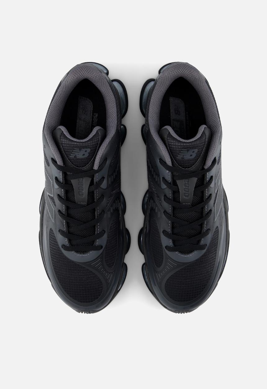New Balance  - 2000 - black