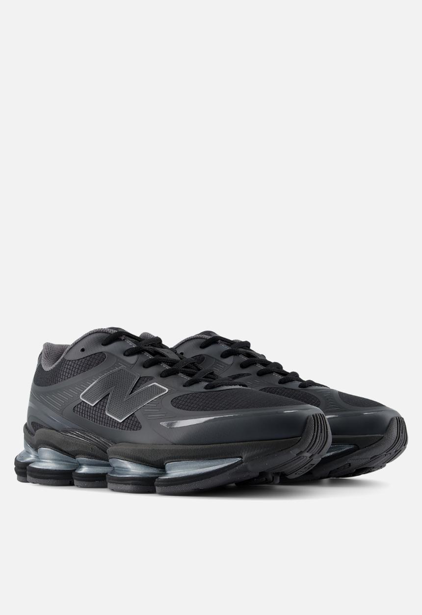 New Balance  - 2000 - black