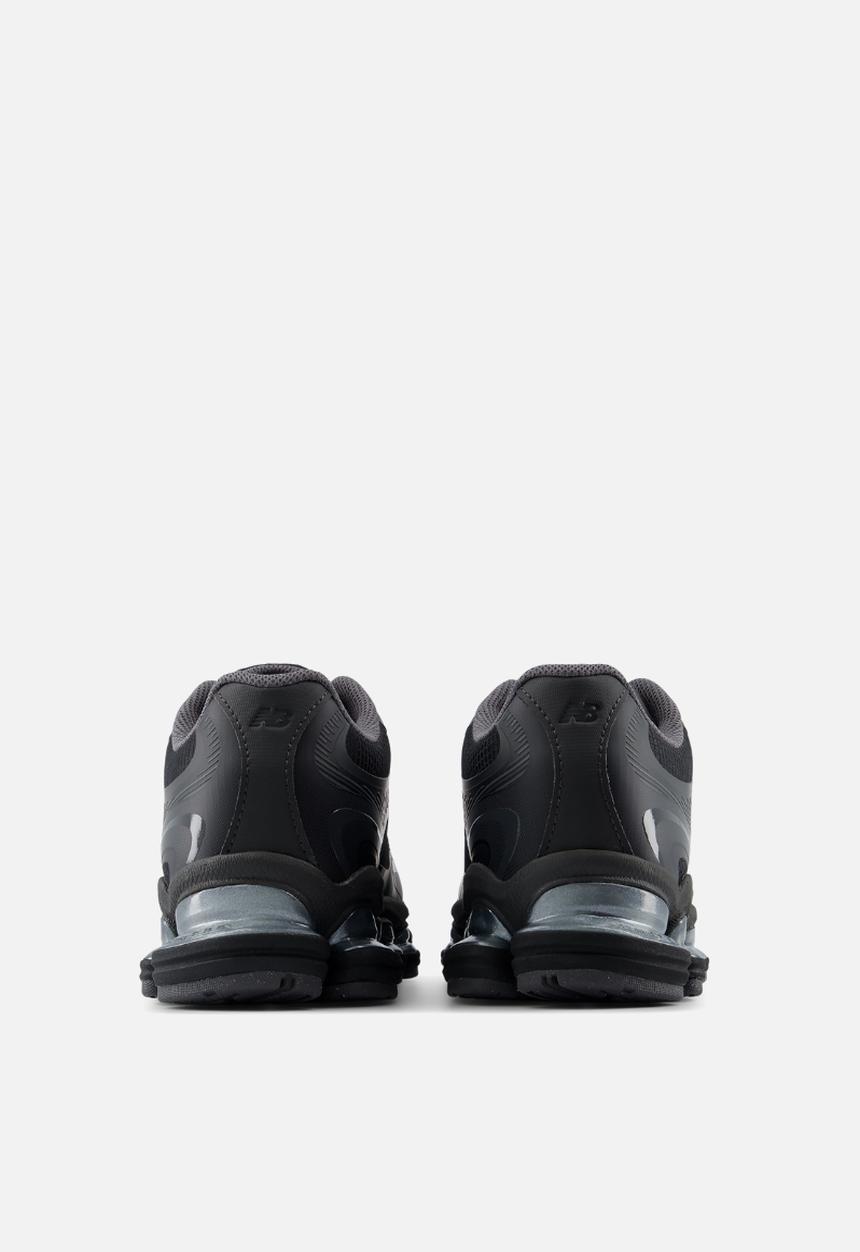 New Balance  - 2000 - black