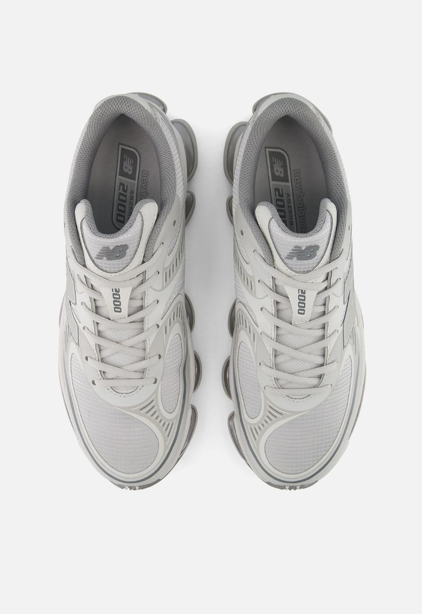 New Balance  - 2000 - grey