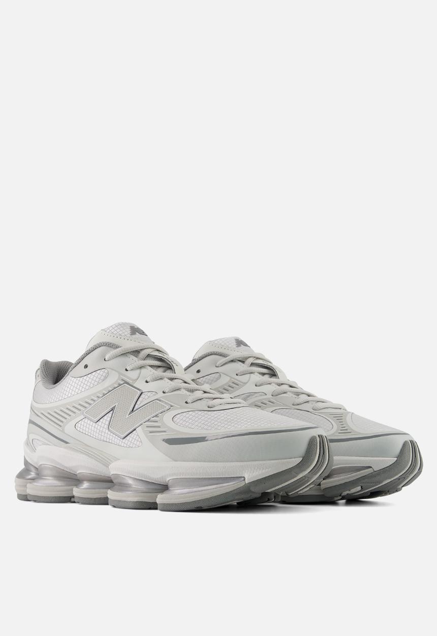 New Balance  - 2000 - grey