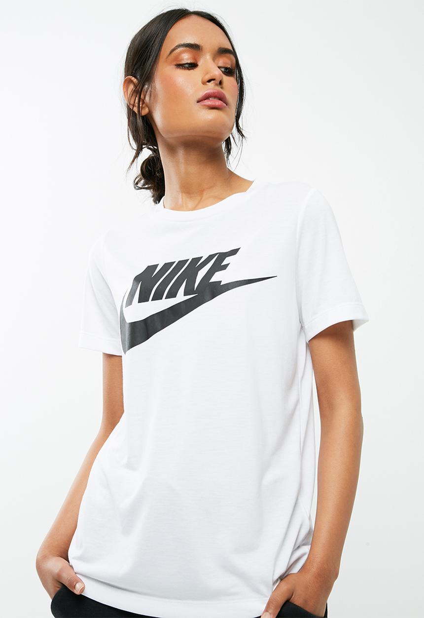 Nike - Essential tee